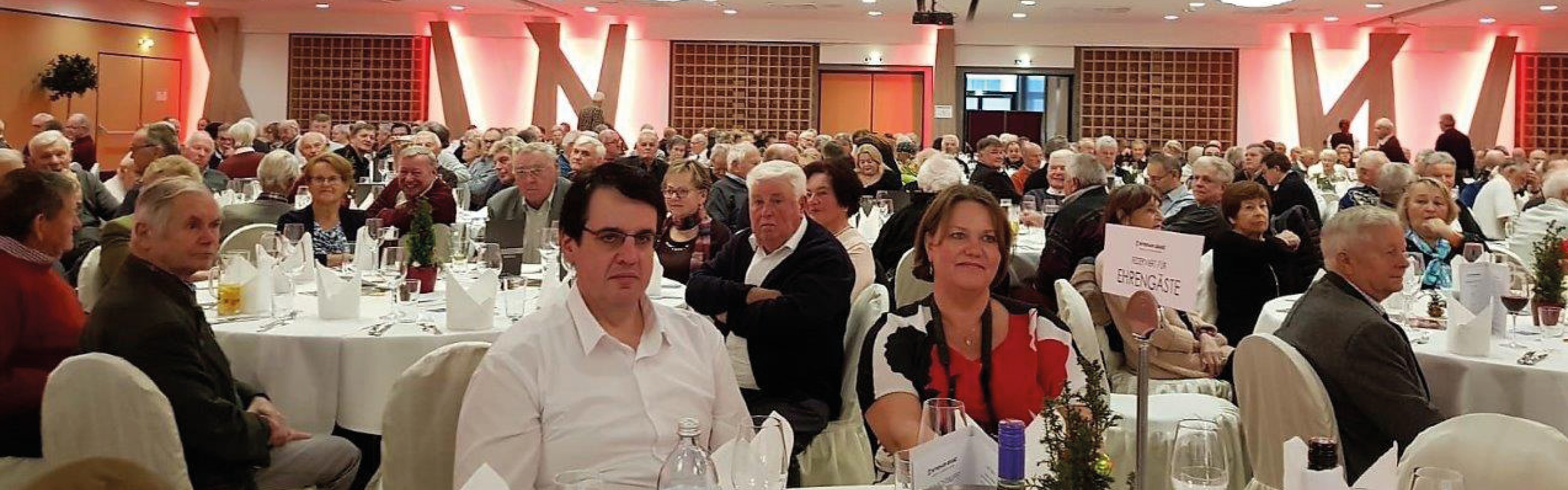Weihnachtsfeier der Salzburger PensionistInnen Weihnachtsfeier der Salzburger PensionistInnen